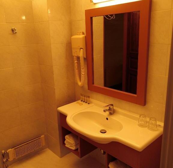 اتاق استاندارد سه تخته با چشمانداز, Domotel Anemolia Mountain Resort