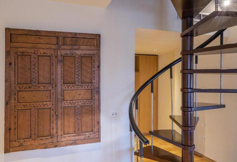 سوییت اجرایی, Domotel Anemolia Mountain Resort