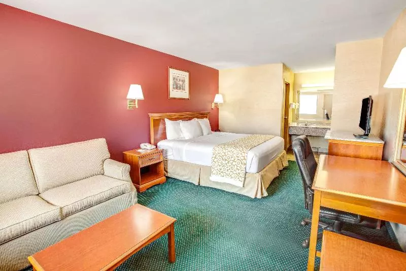 بانگلوی استاندارد, Ariadne Beach  Adults Only