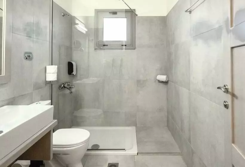 سوییت جونیور با چشم‌انداز جانبی دریا, Ariadne Beach  Adults Only