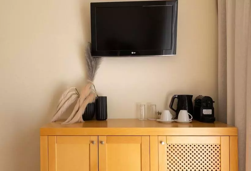 سوییت با چشم‌انداز جانبی دریا, Ariadne Beach  Adults Only