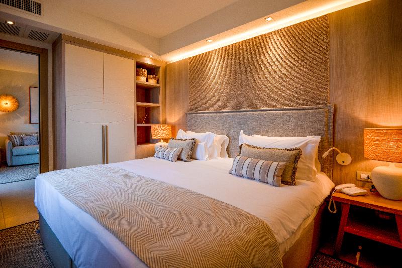 Deluxe Room King Size Bed, Cliveden House   An Iconic Luxury