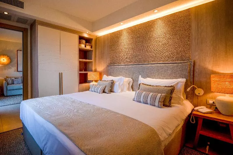 Deluxe Room King Size Bed, Cliveden House An Iconic Luxury