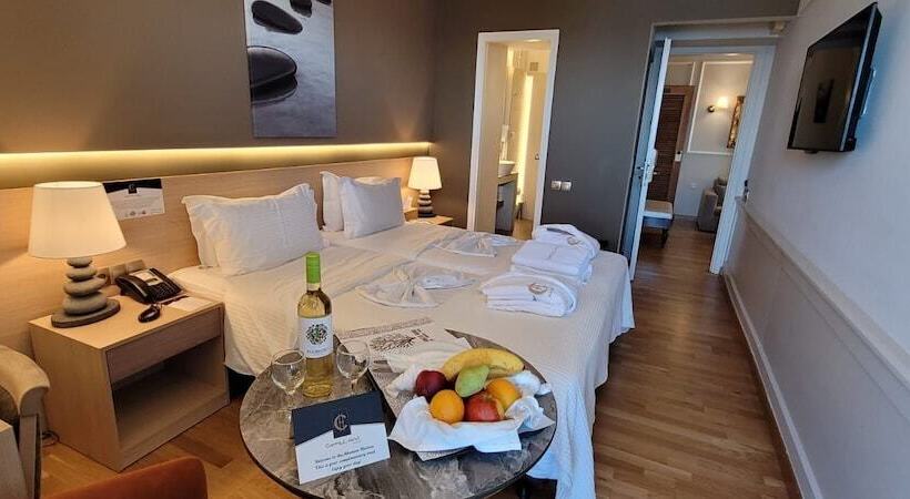 סוויטת ג'וניור נוף לים, Coral Hotel Athens