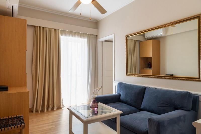 סוויטת ג'וניור נוף לים, Coral Hotel Athens