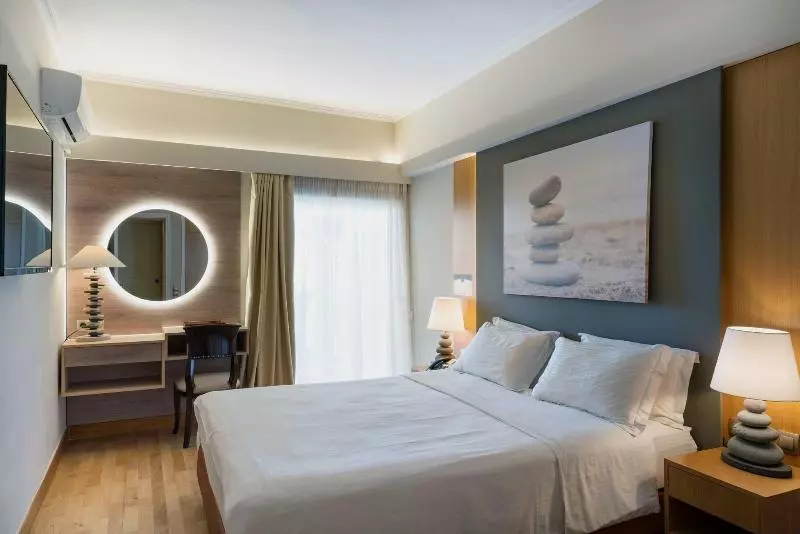 オーシャンビュージュニアスイート, Coral Hotel Athens