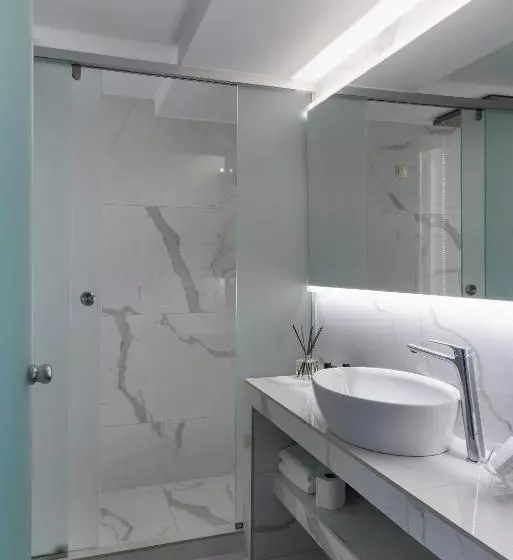 オーシャンビュージュニアスイート, Coral Hotel Athens