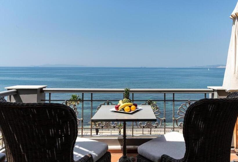 סוויטת ג'וניור נוף לים, Coral Hotel Athens