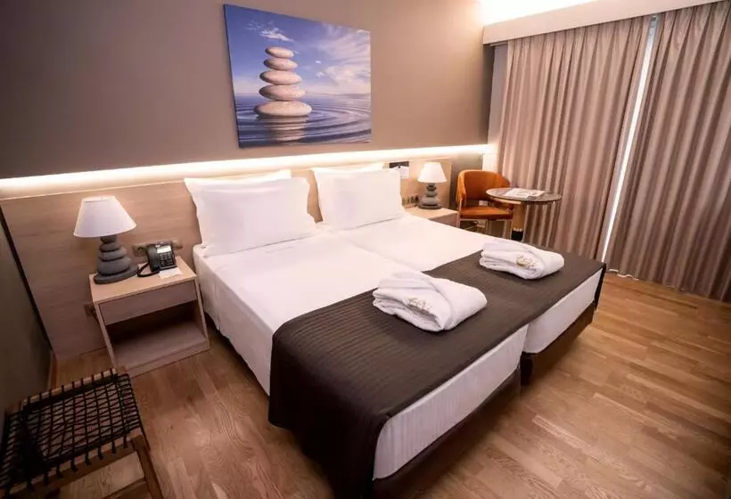 コネクティングルーム（家族用）。, Coral Hotel Athens