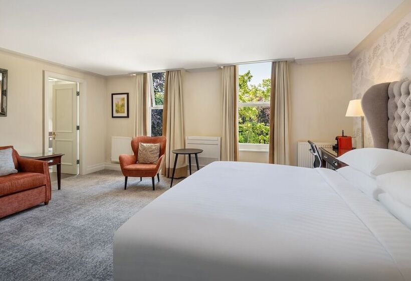 Полулюкс, Delta Hotels By Marriott Preston