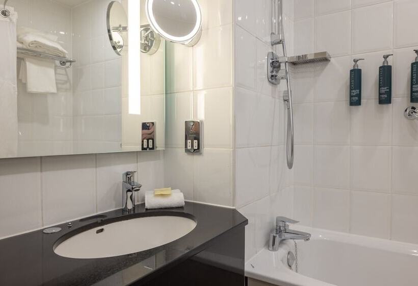 家庭间, Doubletree By Hilton Manchester Airport