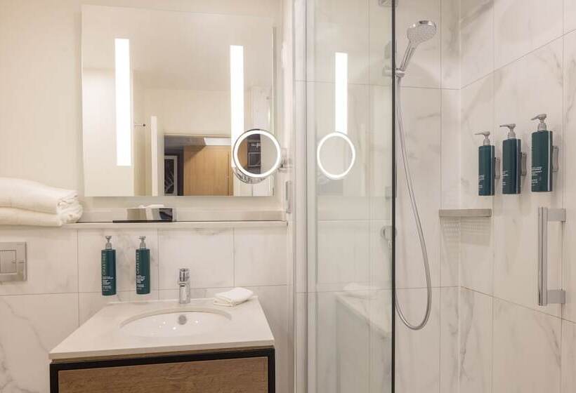 Номер Deluxe, Doubletree By Hilton Manchester Airport