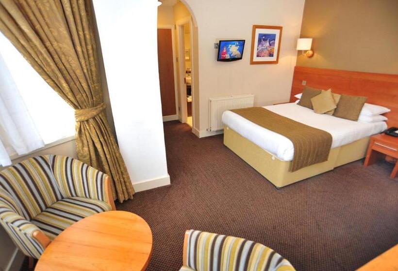 Семейный Номер, Golden Lion