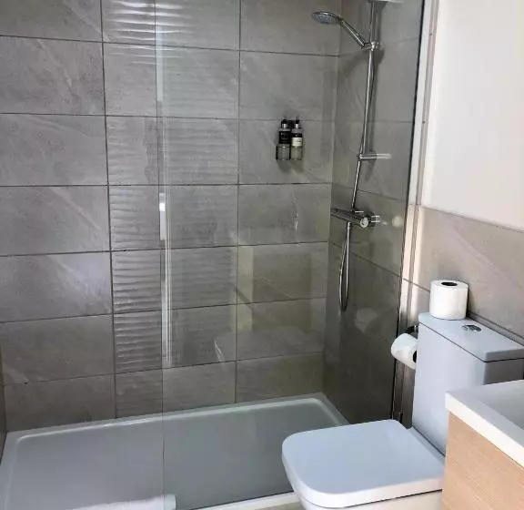 Superior room with lake view, Harbour House