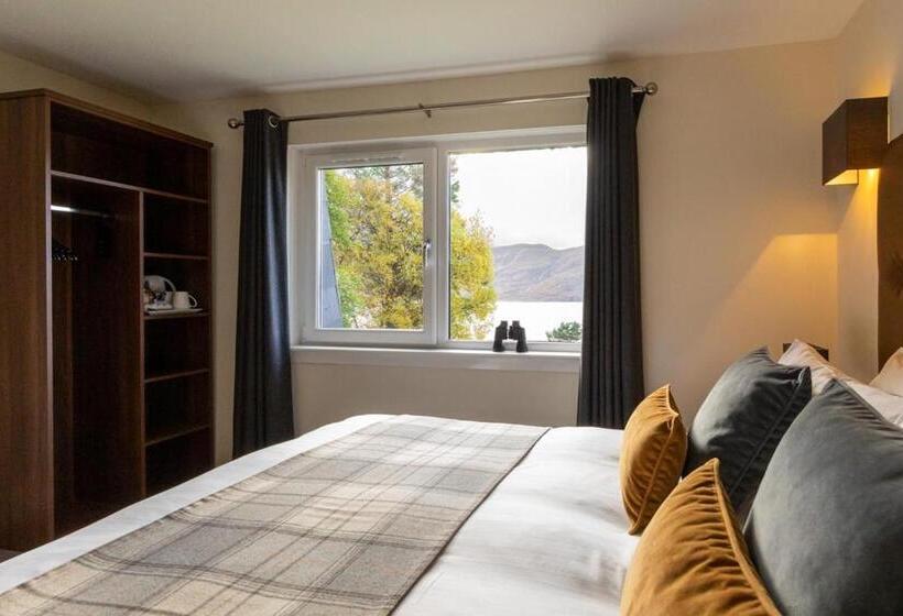 Superior room with lake view, Harbour House