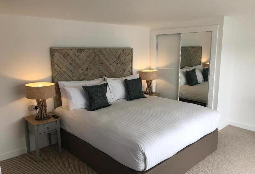 Хижина, Harbour House