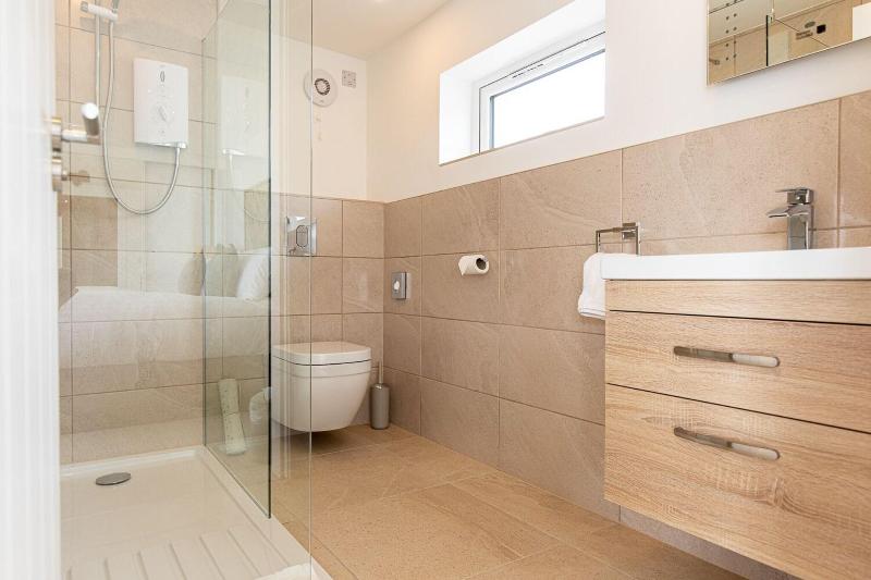 Хижина, Harbour House