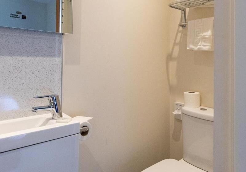 Номер Economy, Harbour House