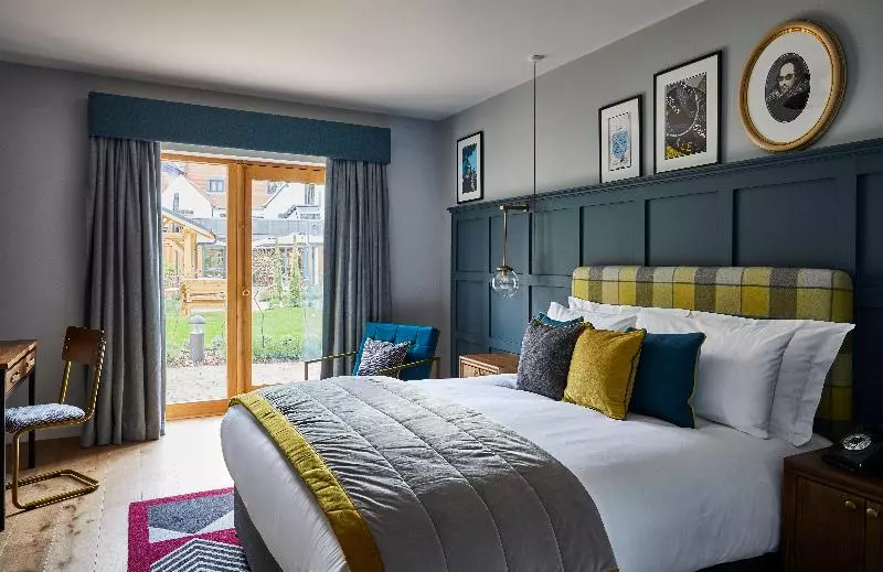 身障者適用キングサイズベッドルーム, Indigo Stratford Upon Avon, An Ihg