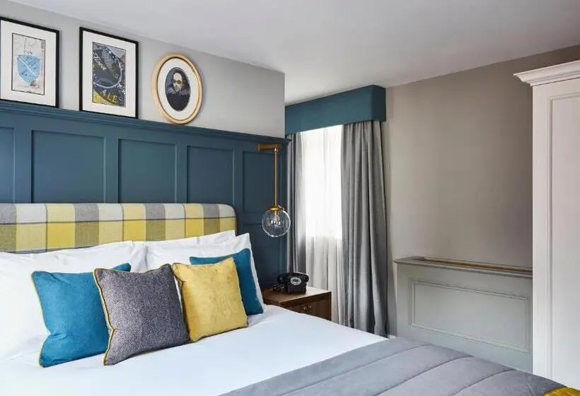 キングサイズベッドのスイートルーム, Indigo Stratford Upon Avon, An Ihg