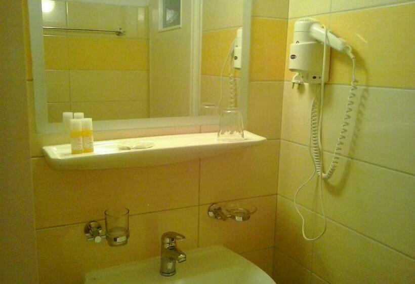 스탠다드 싱글 룸, Isidora