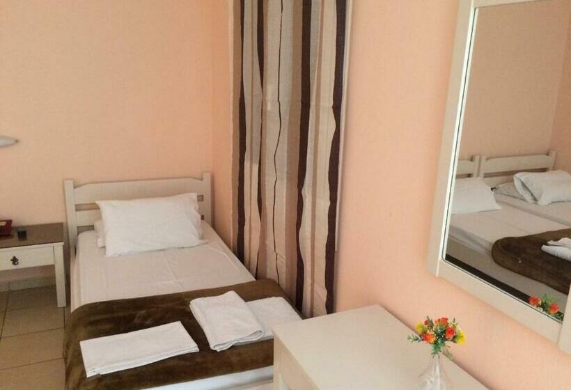 스탠다드 트리플 룸, Isidora