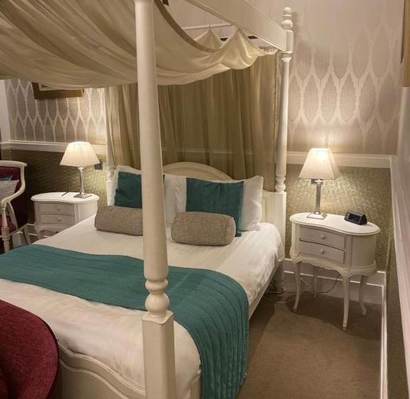 سوئیت جونیور با ماساژ آبی, Langtry Manor