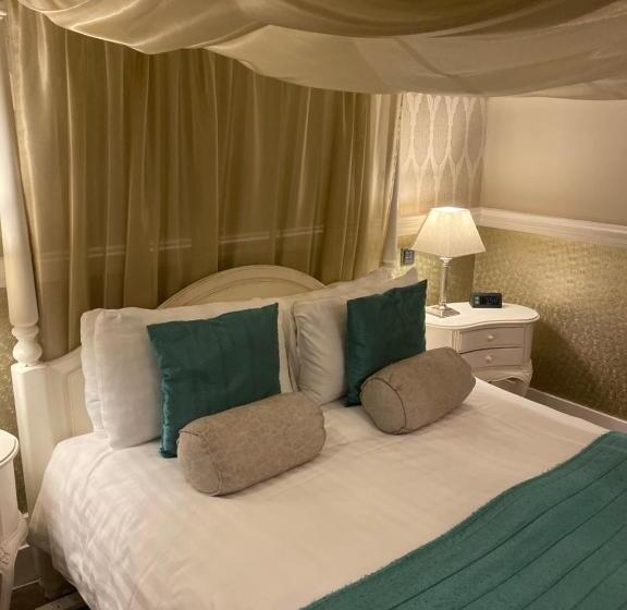سوئیت جونیور با ماساژ آبی, Langtry Manor