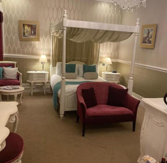 سوئیت جونیور با ماساژ آبی, Langtry Manor