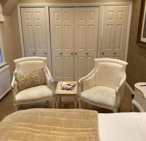 اتاق استاندارد, Langtry Manor