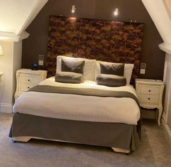 سوییت لوکس, Langtry Manor