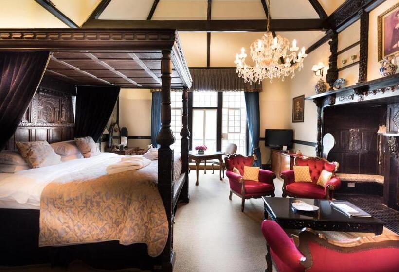 سوئیت با بالکن, Langtry Manor