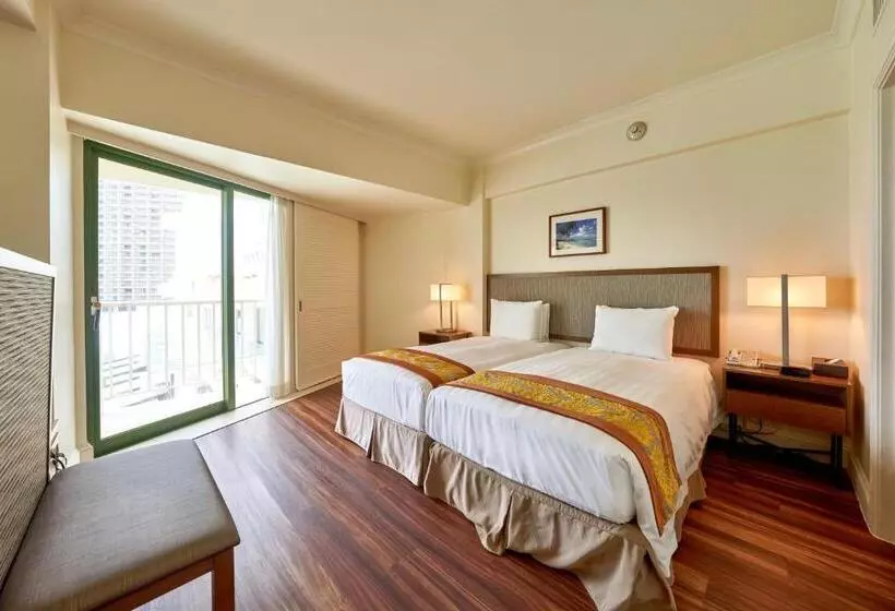اتاق اساندارد با چشم‌انداز جانبی به دریا, Lotte Hotel Guam
