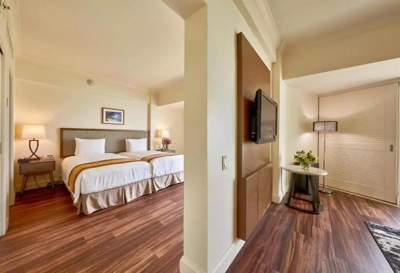 کلبه دلوکس, Lotte Hotel Guam