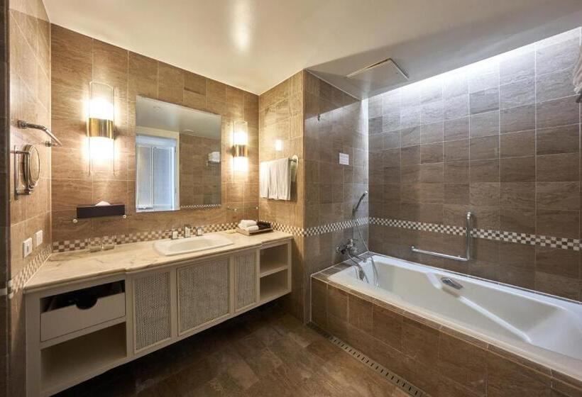 בקתה, Lotte Hotel Guam