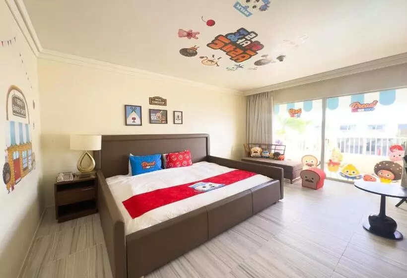 چشم‌انداز استخر اتاق کلوب, Lotte Hotel Guam