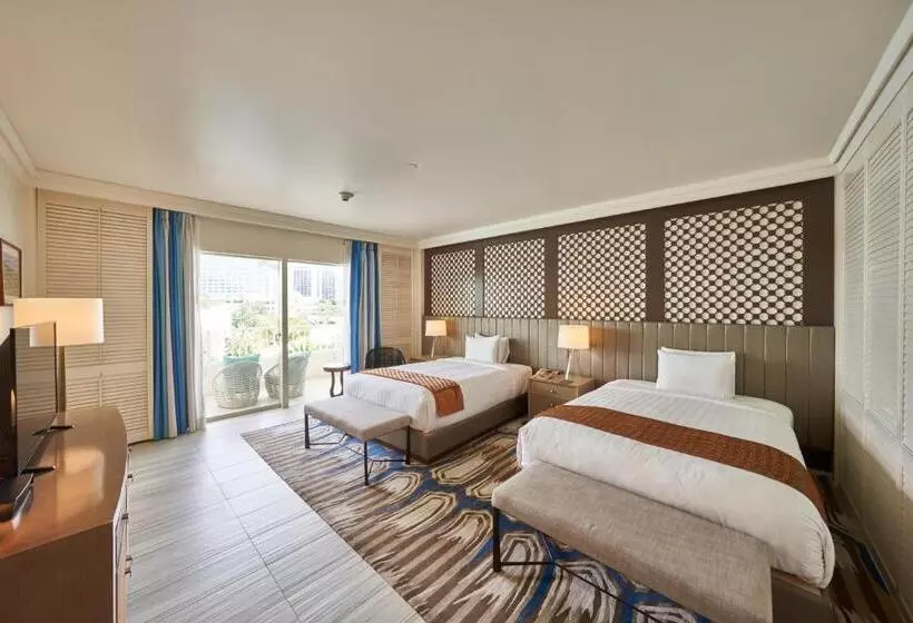 سوئیت با تخت بزرگ, Lotte Hotel Guam
