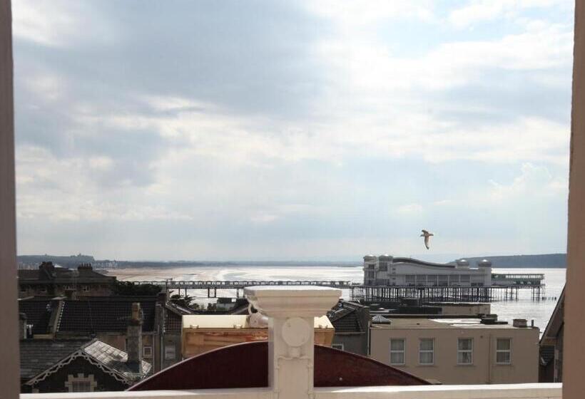 اتاق لوکس با بالکن, Queenswood