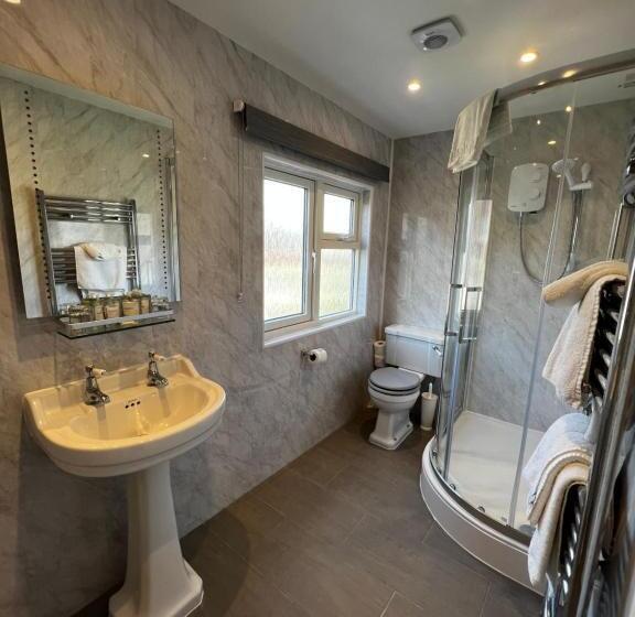 اتاق استاندارد با چشم‌انداز دریا, Queenswood