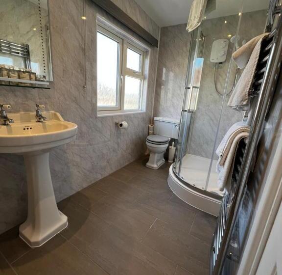 اتاق استاندارد با چشم‌انداز دریا, Queenswood