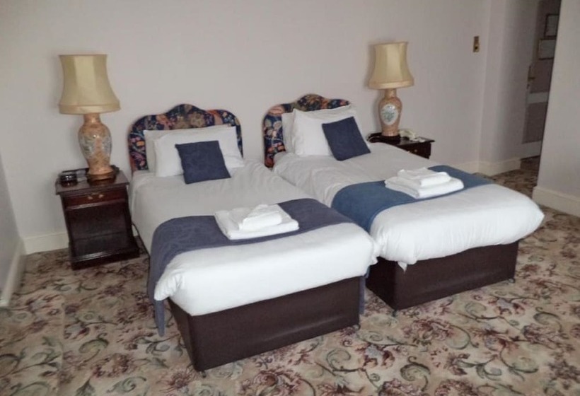 Standard Room, Royal Victoria