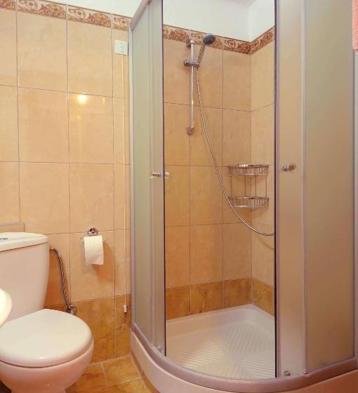 غرفة قياسية ثلاثية, Sunset