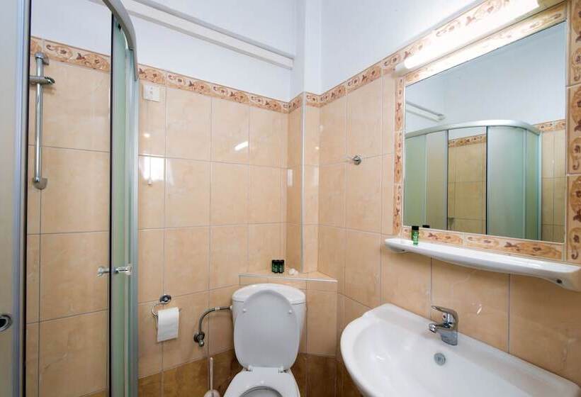 غرفة قياسية ثلاثية, Sunset