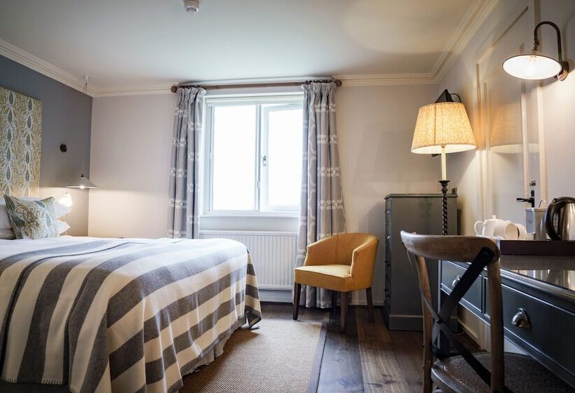 エクゼクティブルーム, The Bear Of Rodborough