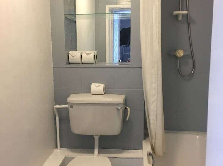 חדר סטנדרט, The Star