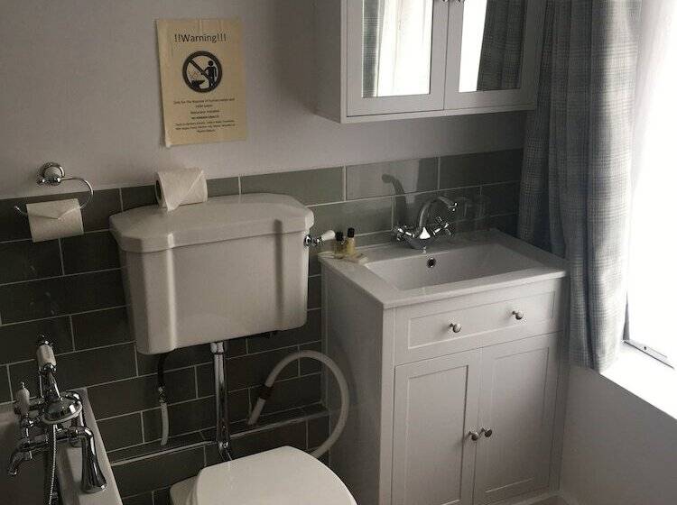 חדר סטנדרט, The Star