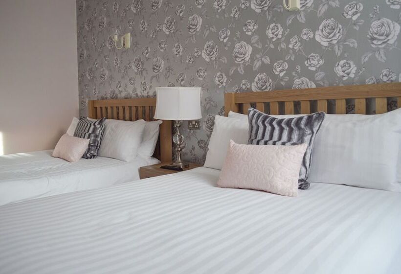 חדר משפחתי, The Star