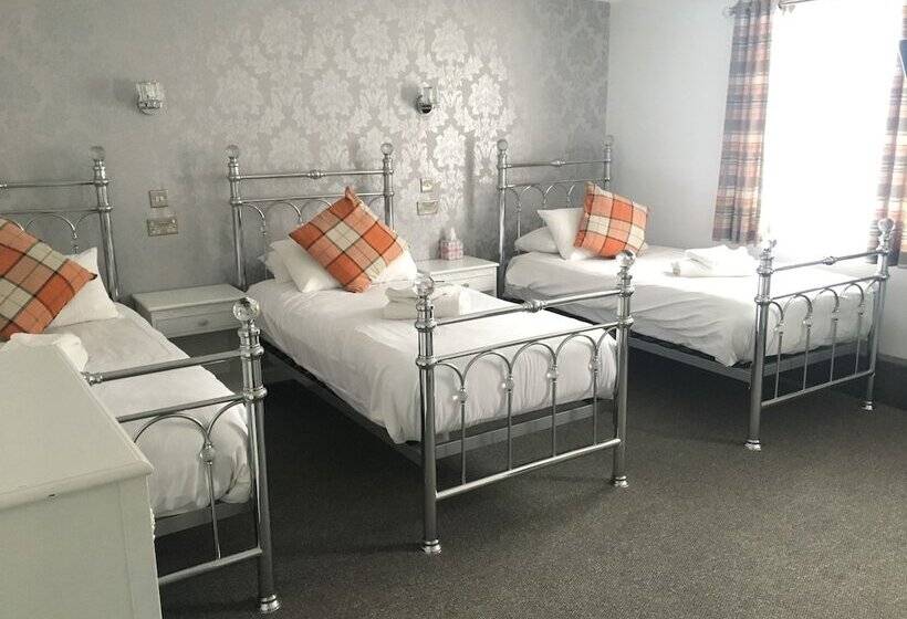 חדר משפחתי, The Star