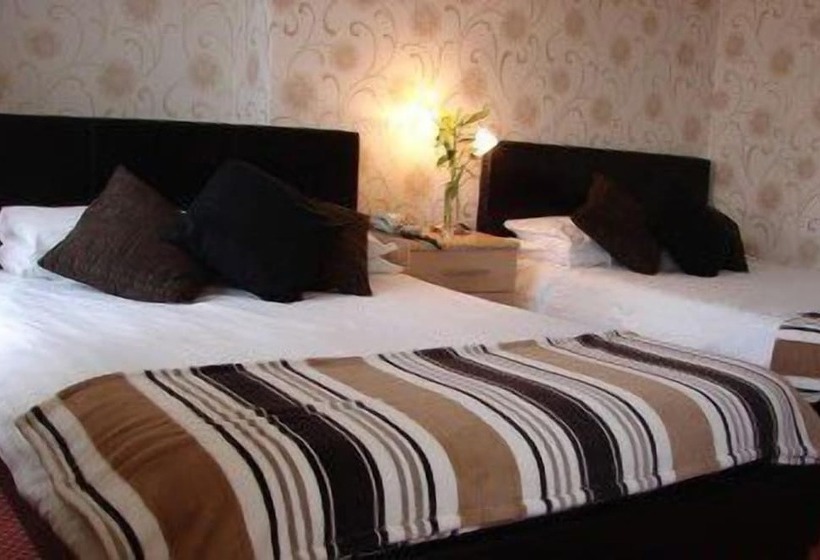 חדר משפחתי, The Star