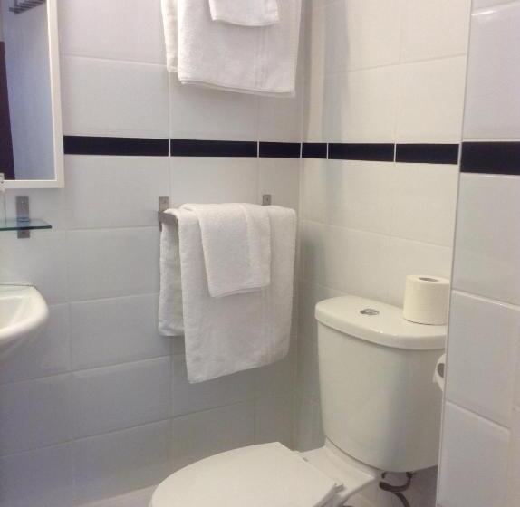 חדר סטנדרט, The Star